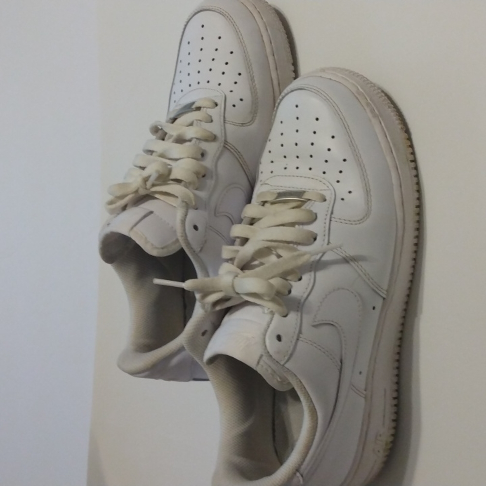 Nike - Picture 3 of 5